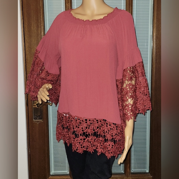 Colleen Lopez A Bit of Romance On/Off Shoulder Lace Top-Paprika Red - Picture 5 of 7